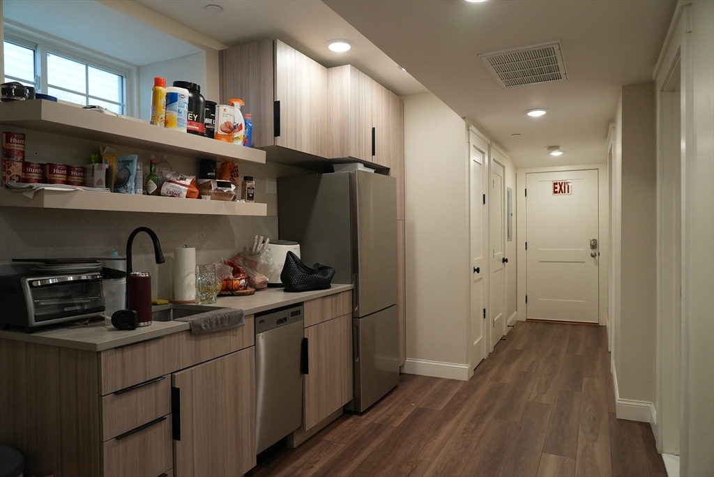 2 bed, 1 bath apartment for rent at 701 E 2nd St Unit A, South Boston — photo 2 of 11
