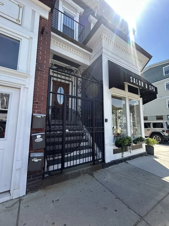 4 bed, 2 bath apartment for rent at 701 East Broadway Unit 1, South Boston — photo 11 of 11
