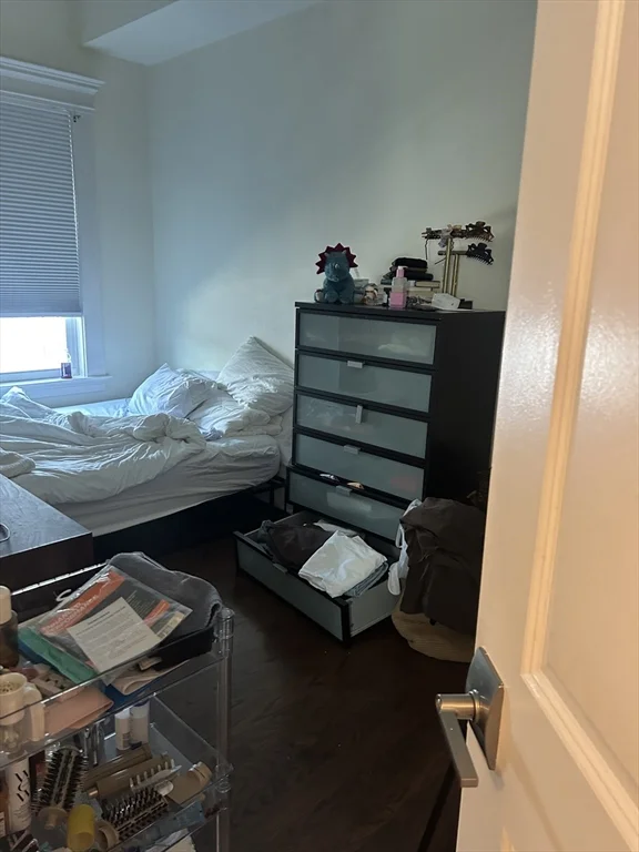 4 bed, 2 bath apartment for rent at 701 East Broadway Unit 1, South Boston — photo 3 of 11