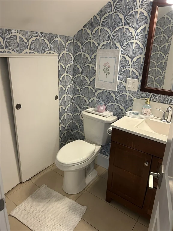 4 bed, 2 bath apartment for rent at 701 East Broadway Unit 1, South Boston — photo 10 of 11