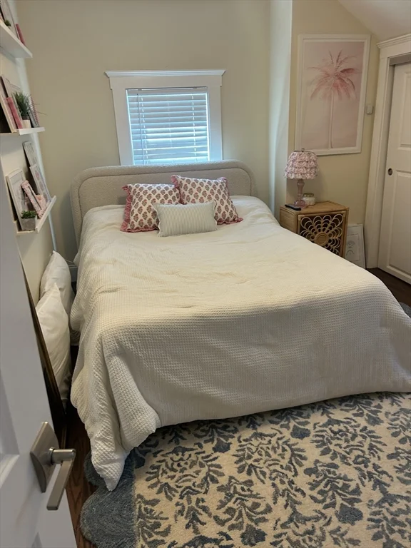 4 bed, 2 bath apartment for rent at 701 East Broadway Unit 1, South Boston — photo 8 of 11