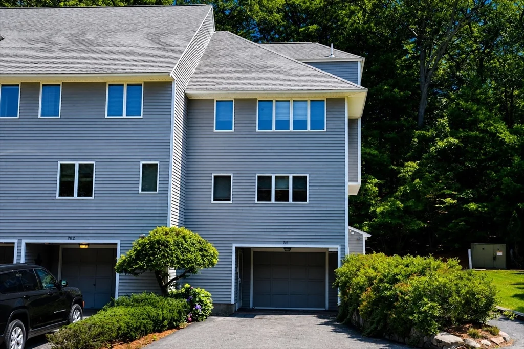3 bed, 1 bath apartment for rent at 701 Sherwood Forest Ln Unit 701, Saugus