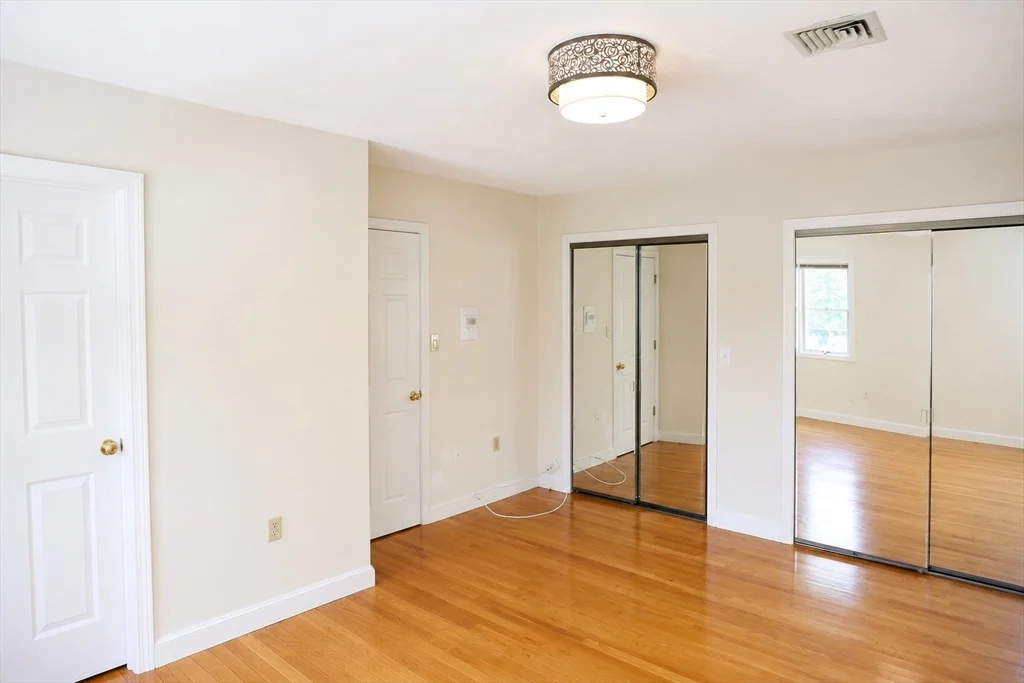 3 bed, 1 bath apartment for rent at 701 Sherwood Forest Ln Unit 701, Saugus — photo 14 of 22