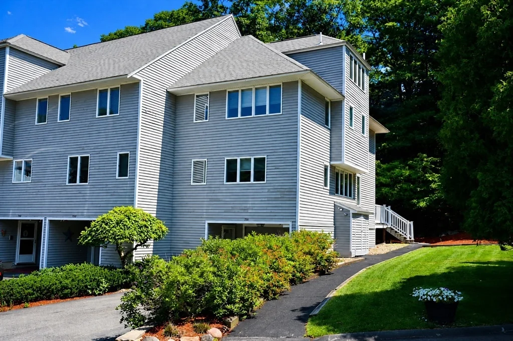 3 bed, 1 bath apartment for rent at 701 Sherwood Forest Ln Unit 701, Saugus — photo 2 of 22