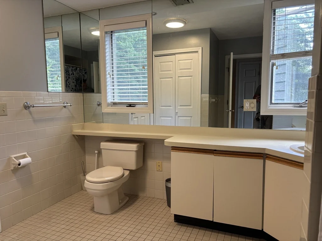 3 bed, 1 bath apartment for rent at 701 Sherwood Forrest Ln Unit 701, North Saugus — photo 14 of 20