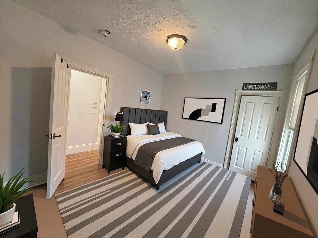3 bed, 1 bath apartment for rent at 703 E 2nd St Unit 2, South Boston — photo 11 of 17