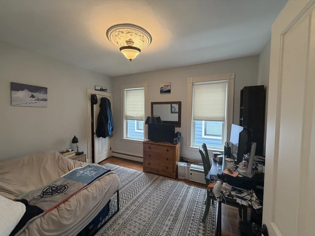 3 bed, 1 bath apartment for rent at 703 E 2nd St Unit 2, South Boston — photo 5 of 17