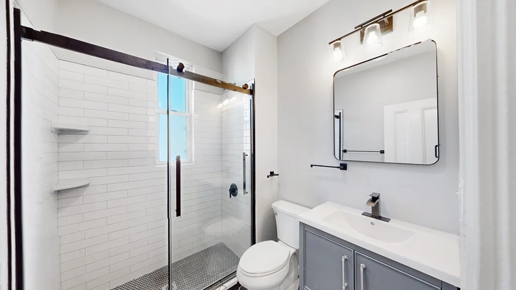 3 bed, 1 bath apartment for rent at 703 E 2nd St Unit 3, South Boston — photo 4 of 14