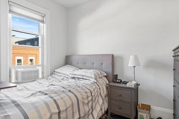 3 bed, 1 bath apartment for rent at 703 E 2nd St Unit 3a, South Boston — photo 6 of 9