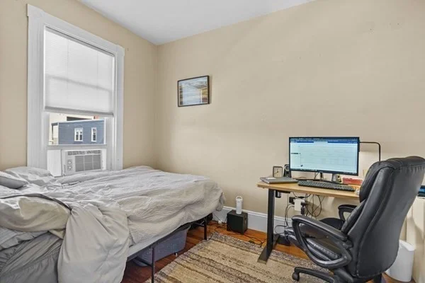 3 bed, 1 bath apartment for rent at 703 E 2nd St Unit 3a, South Boston — photo 7 of 9