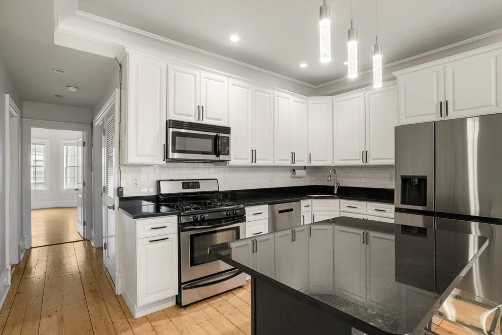 2 bed, 1 bath apartment for rent at 703 East 4th St Unit 2, South Boston — photo 16 of 30