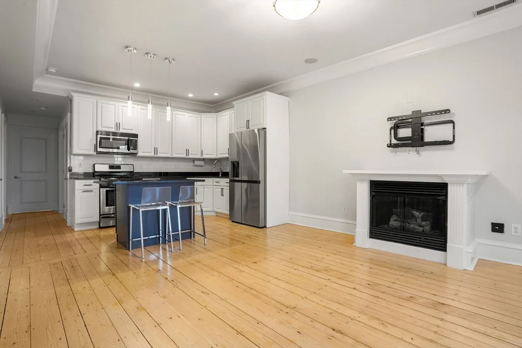 2 bed, 1 bath apartment for rent at 703 East 4th St Unit 2, South Boston — photo 10 of 30