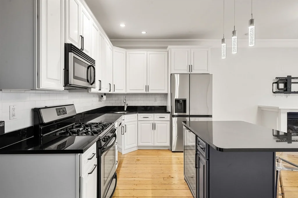 2 bed, 1 bath apartment for rent at 703 East 4th St Unit 2, South Boston — photo 15 of 30