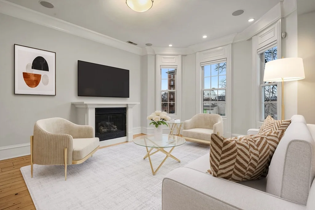 2 bed, 1 bath apartment for rent at 703 East 4th St Unit 2, South Boston — photo 1 of 30