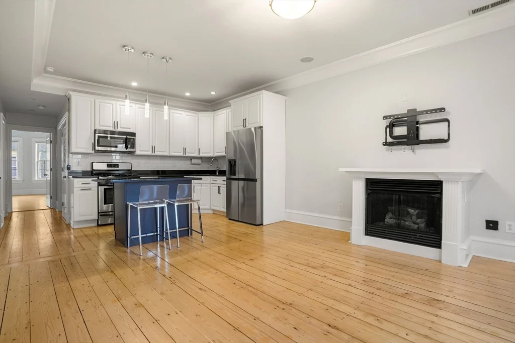 2 bed, 1 bath apartment for rent at 703 East 4th St Unit 2, South Boston — photo 11 of 30