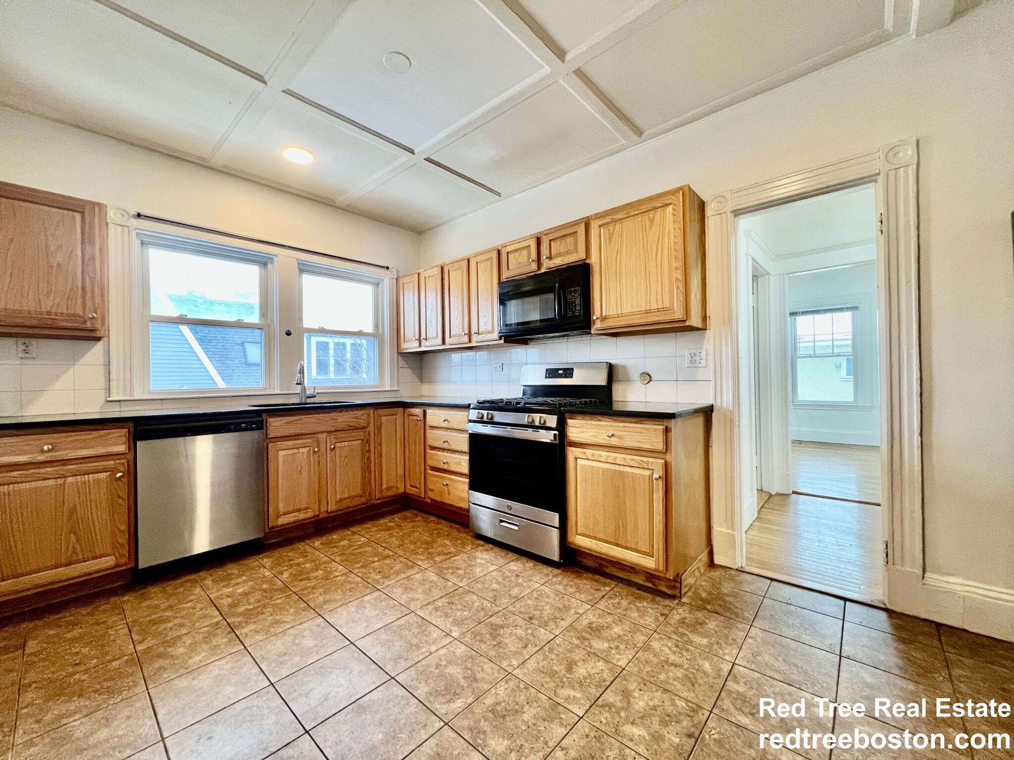 5 bed, 2 bath apartment for rent at 703 Washington St, Brighton — photo 11 of 16