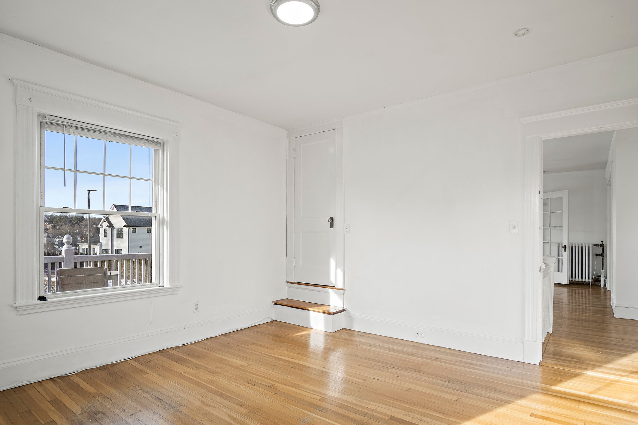 5 bed, 2 bath apartment for rent at 703 Washington St Unit 1, Brighton — photo 6 of 12