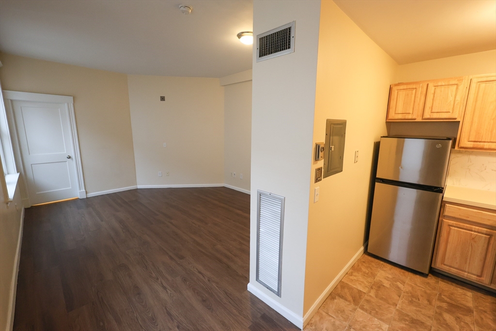 1 bed, 1 bath apartment for rent at 706 Huntington Ave Unit 106, Mission Hill — photo 5 of 12