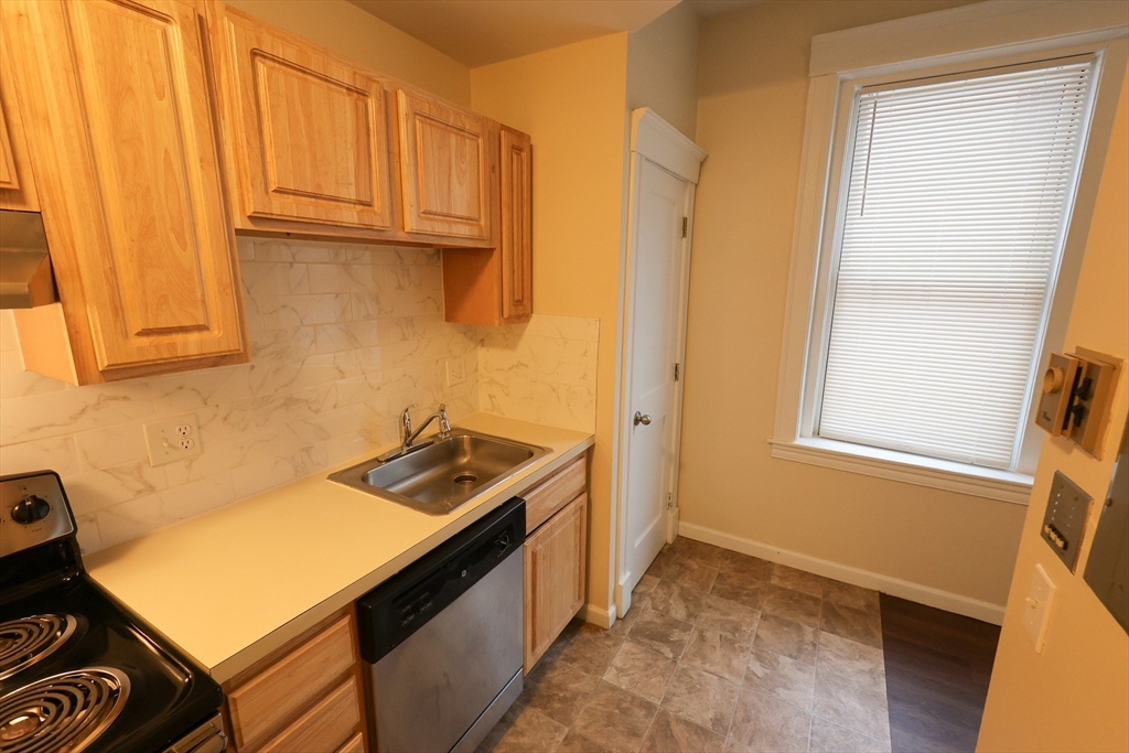 1 bed, 1 bath apartment for rent at 706 Huntington Ave Unit 106, Mission Hill — photo 3 of 12