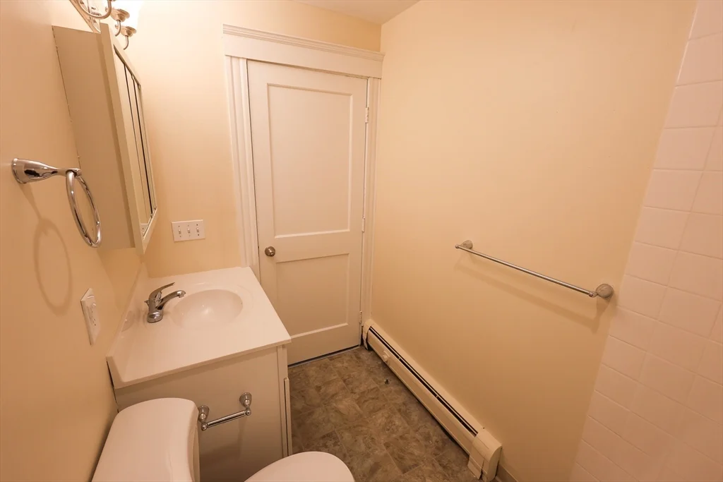 1 bed, 1 bath apartment for rent at 706 Huntington Ave Unit 506, Mission Hill — photo 10 of 12