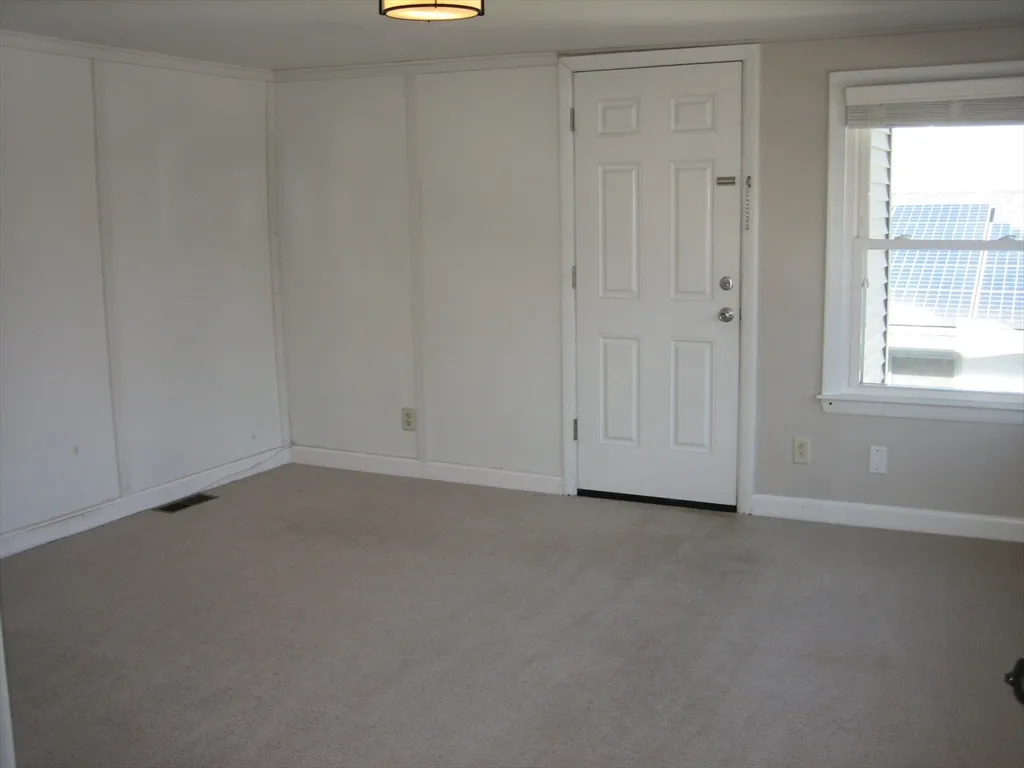 3 bed, 1 bath apartment for rent at 706 Lancaster St Unit 2, Leominster — photo 7 of 11