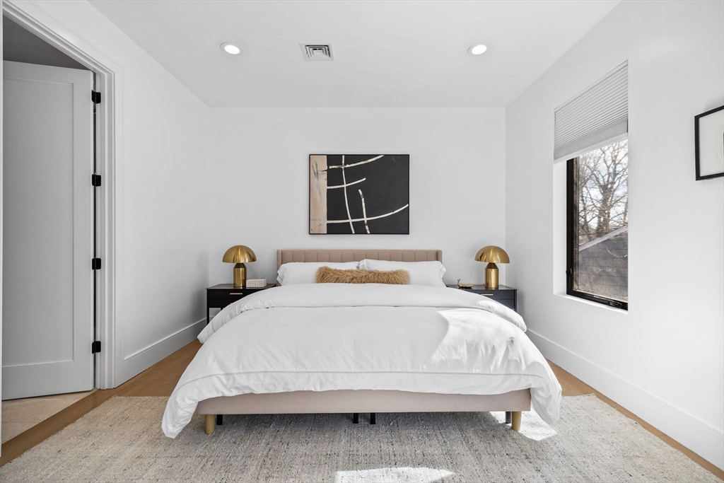 5 bed, 4+ bath apartment for rent at 706 Saw Mill Brook Pkwy, Newton Center — photo 18 of 41