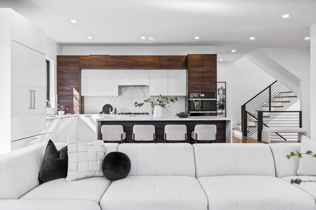 5 bed, 4+ bath apartment for rent at 706 Saw Mill Brook Pkwy, Newton Center — photo 2 of 41