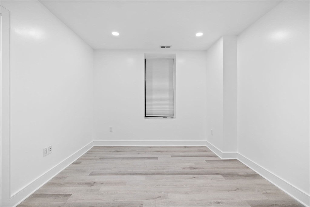5 bed, 4+ bath apartment for rent at 706 Saw Mill Brook Pkwy, Newton Center — photo 31 of 41