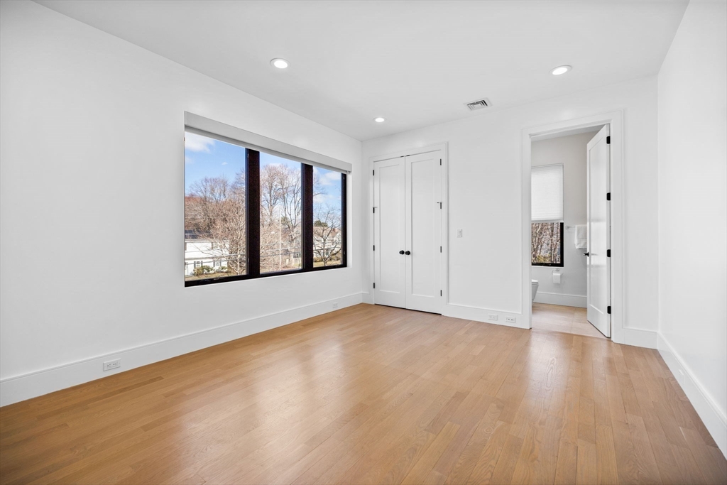 5 bed, 4+ bath apartment for rent at 706 Saw Mill Brook Pkwy, Newton Center — photo 22 of 41
