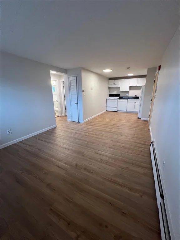 2 bed, 1 bath apartment for rent at 707 Bedford Unit 6, Abington — photo 4 of 12