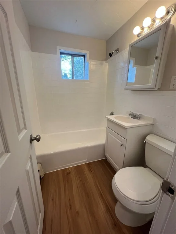 2 bed, 1 bath apartment for rent at 707 Bedford Unit 6, Abington — photo 8 of 12