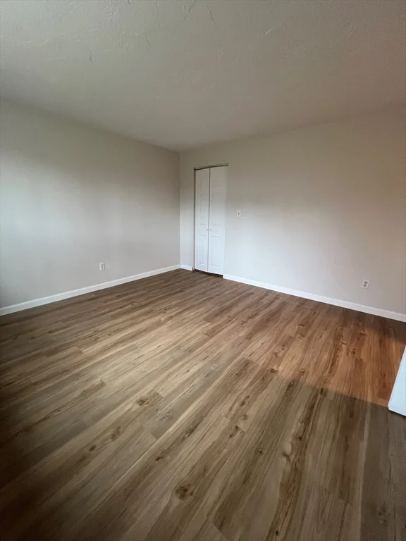 2 bed, 1 bath apartment for rent at 707 Bedford Unit 6, Abington — photo 5 of 12