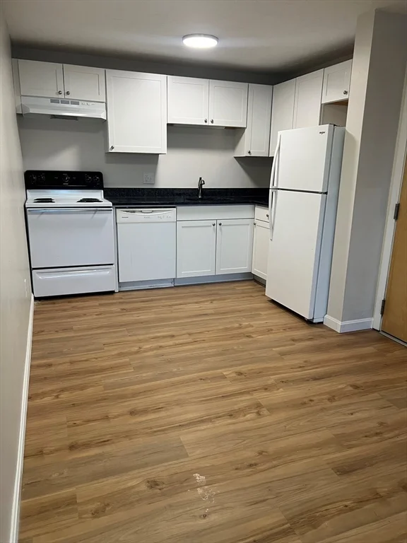 2 bed, 1 bath apartment for rent at 707 Bedford Unit 6, Abington — photo 1 of 12
