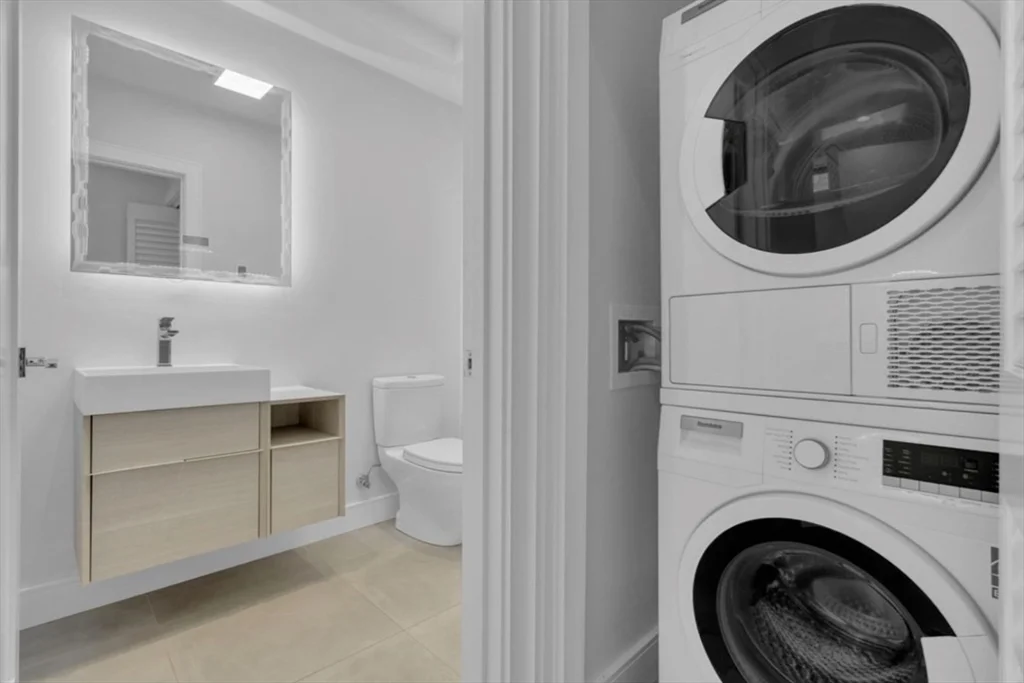 1 bed, 1 bath apartment for rent at 708 E 6th St Unit 1, South Boston — photo 8 of 11