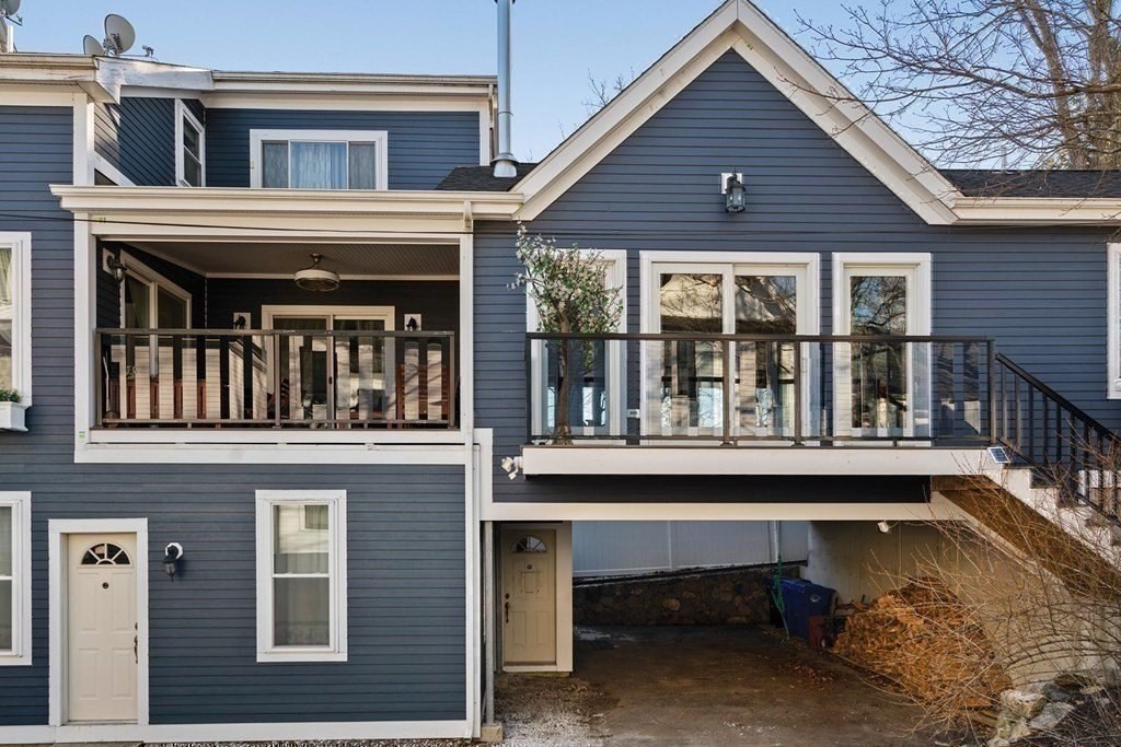 4 bed, 3 bath apartment for rent at 709 Hammond St Unit 2, Chestnut Hill — photo 8 of 33
