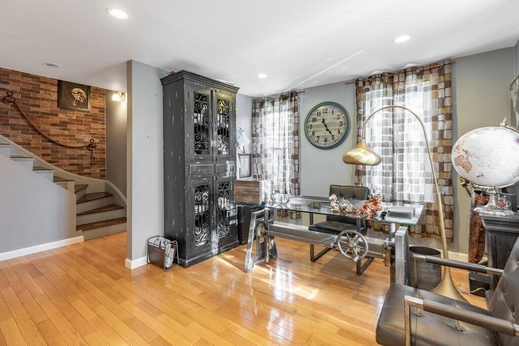4 bed, 3 bath apartment for rent at 709 Hammond St Unit 2, Chestnut Hill — photo 18 of 33