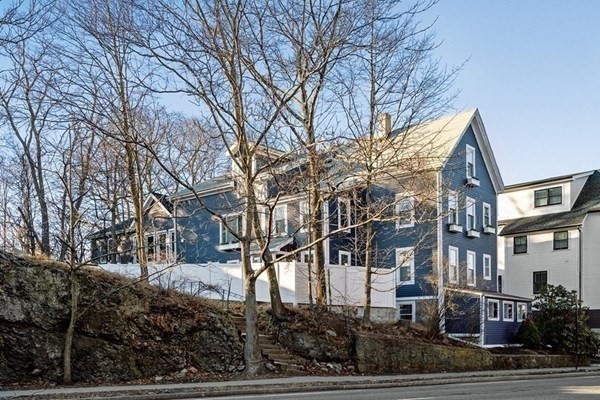 4 bed, 3 bath apartment for rent at 709 Hammond St Unit 2, Chestnut Hill — photo 5 of 33