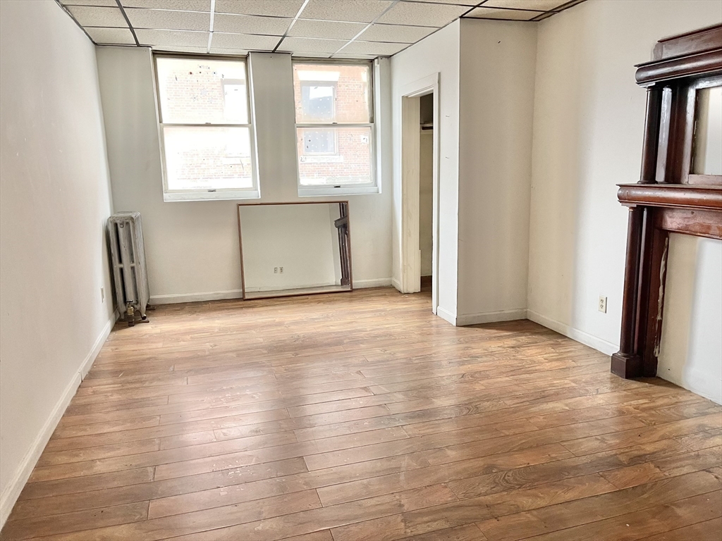 8+ bed, 2 bath apartment for rent at 709 Main St Unit 2nd Floor, Worcester — photo 4 of 5