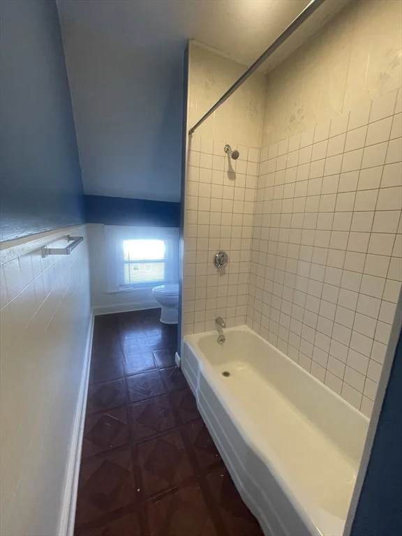 3 bed, 1 bath apartment for rent at 709 Maple St Unit 3, Fall River — photo 10 of 14