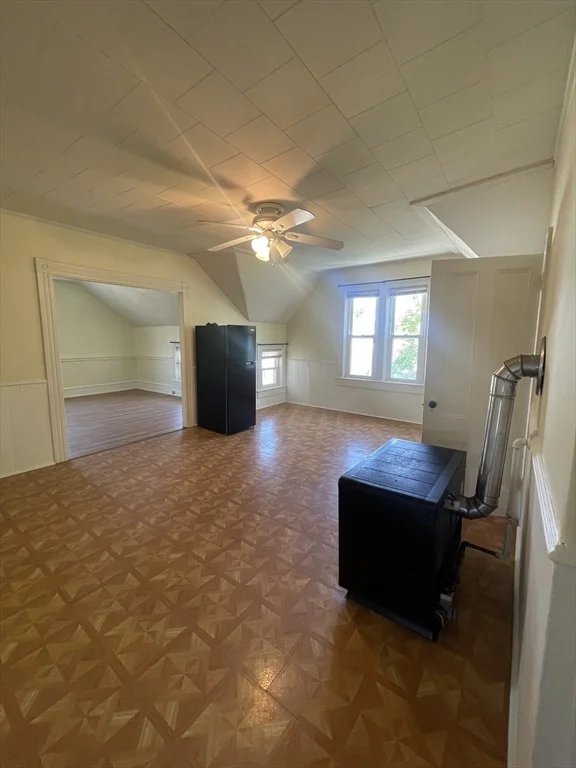 3 bed, 1 bath apartment for rent at 709 Maple St Unit 3, Fall River — photo 3 of 14