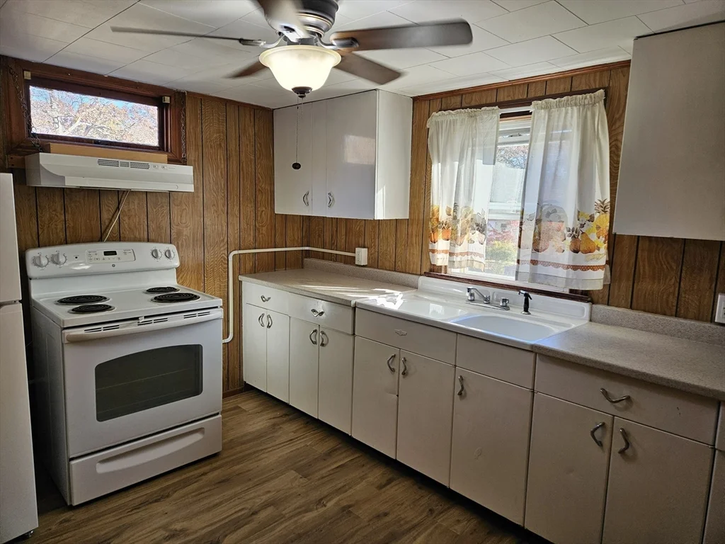 1 bed, 1 bath apartment for rent at 71-2 Chapel St Unit 2, Shirley — photo 1 of 21