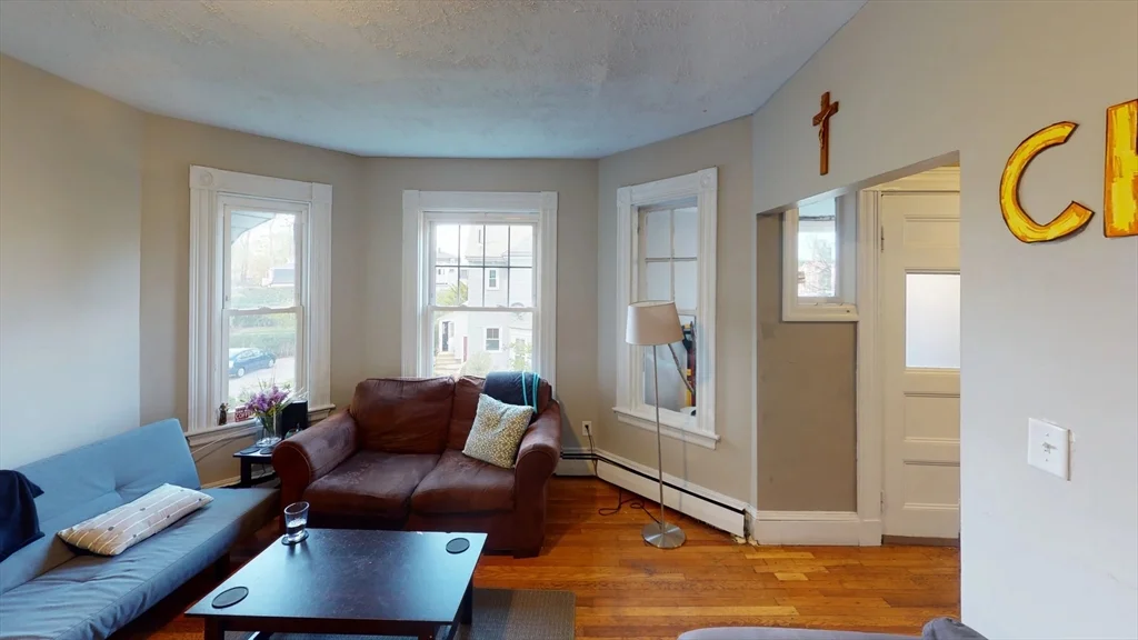 4 bed, 2 bath apartment for rent at 71-73 Chestnut Hill Ave Unit 71, Brighton — photo 4 of 14