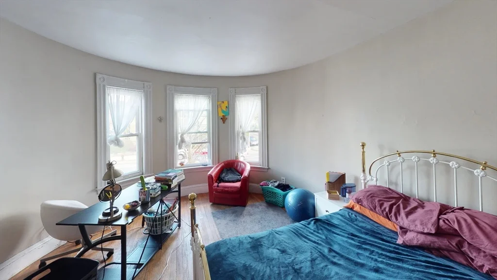 4 bed, 2 bath apartment for rent at 71-73 Chestnut Hill Ave Unit 71, Brighton — photo 3 of 14