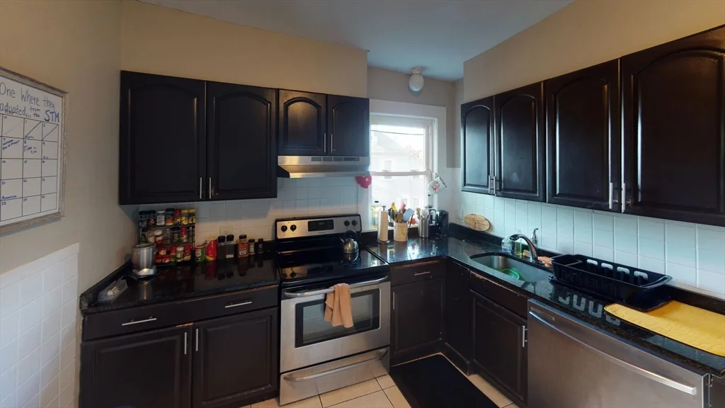 4 bed, 2 bath apartment for rent at 71-73 Chestnut Hill Ave Unit 71, Brighton