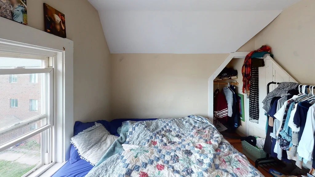 4 bed, 2 bath apartment for rent at 71-73 Chestnut Hill Ave Unit 73, Brighton — photo 6 of 13