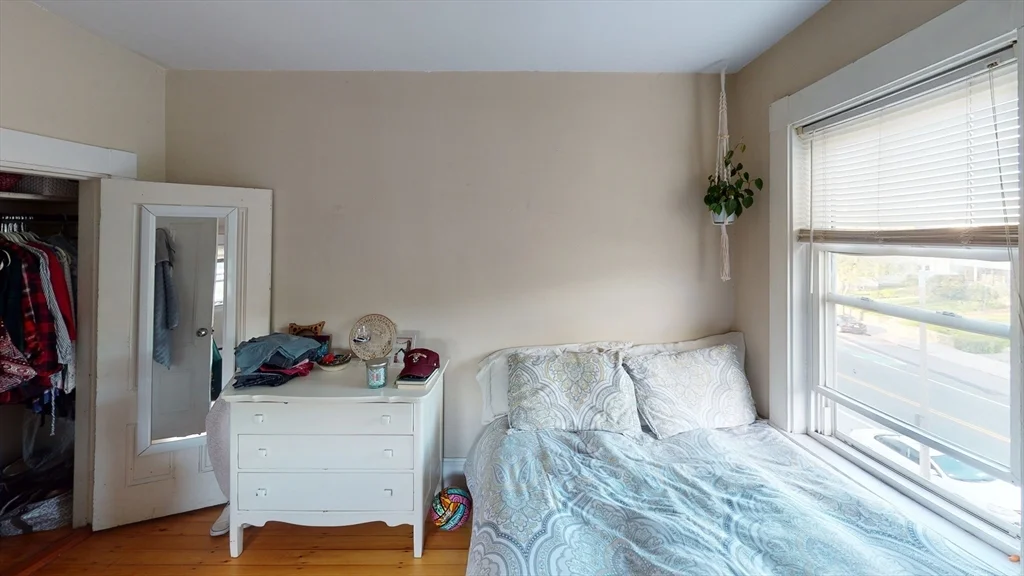 4 bed, 2 bath apartment for rent at 71-73 Chestnut Hill Ave Unit 73, Brighton — photo 5 of 13