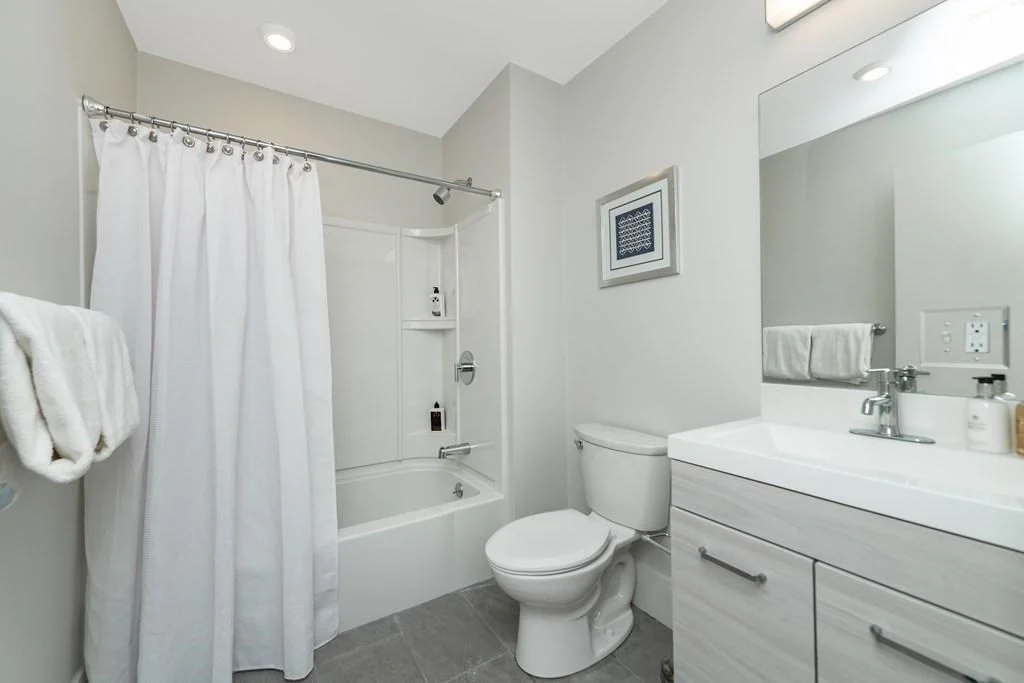 4 bed, 2 bath apartment for rent at 71 Adams St Unit 3, Magoun Square — photo 4 of 13