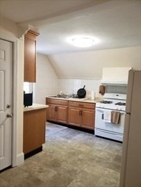 2 bed, 1 bath apartment for rent at 71 Adams St Unit 3, Medford — photo 5 of 11