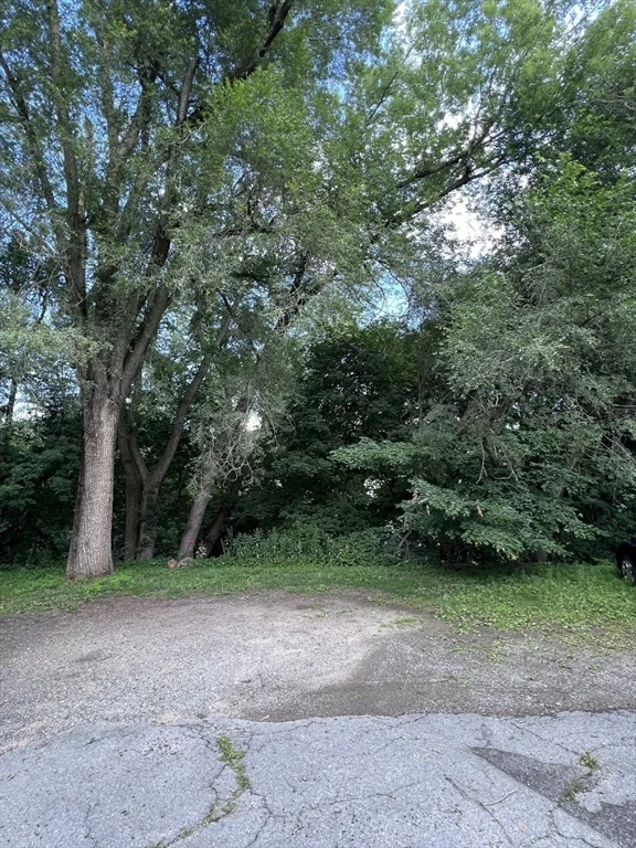 2 bed, 1 bath apartment for rent at 71 Ash St Unit 3, Gardner — photo 17 of 17