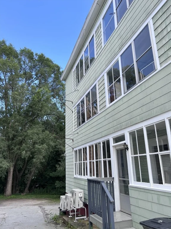 2 bed, 1 bath apartment for rent at 71 Ash St Unit 3, Gardner — photo 2 of 17